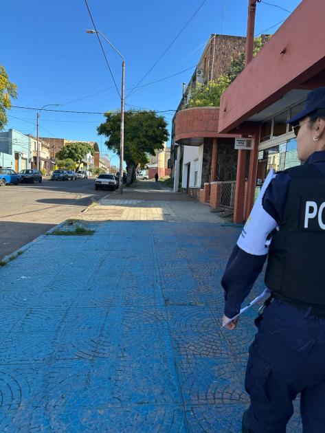 Policía Comunitaria recorriendo Comercios. Policía Comunitaria recorriendo Comercios.