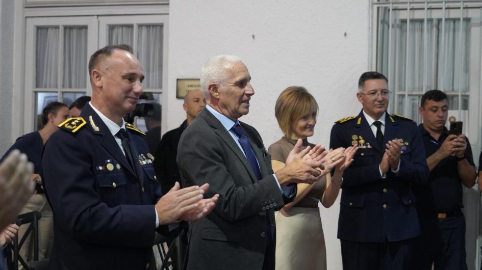 Ministro, Subsecretaria, Director de la Policía y Director de Científica. Ministro, Subsecretaria, Director de la Policía y Director de Científica.