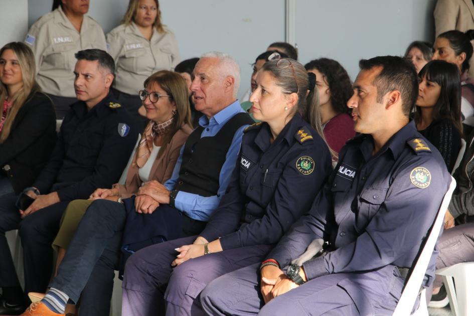 Autoridades del INR y Ministro observando el espectáculo Autoridades del INR y Ministro observando el espectáculo