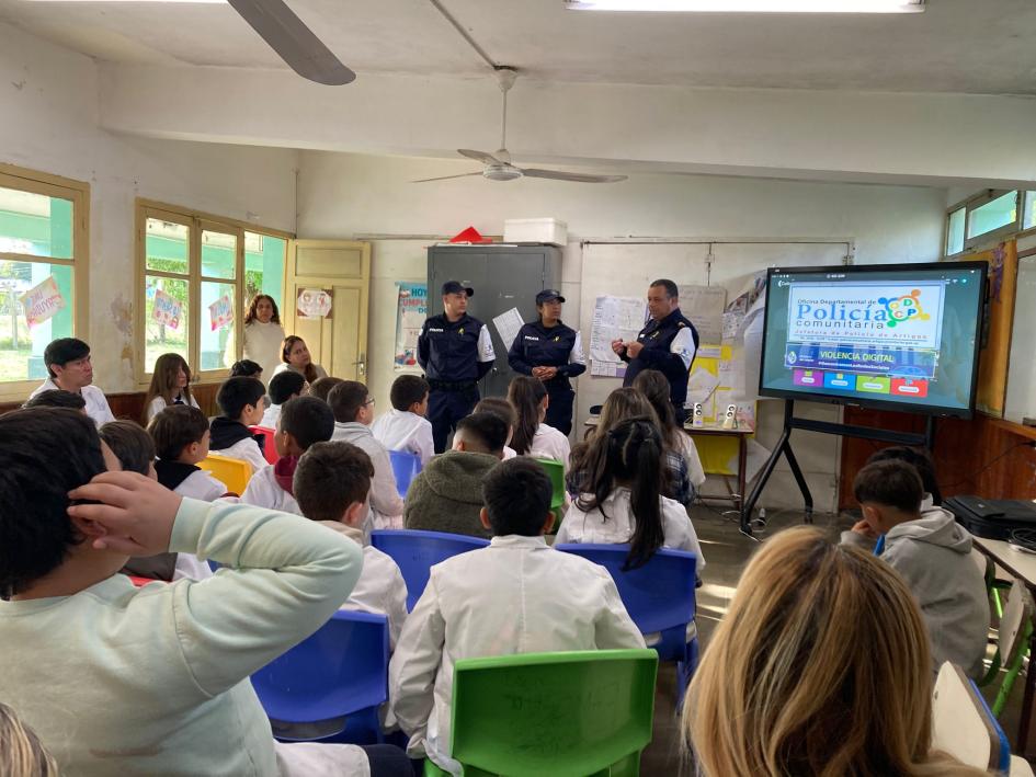 Niños en el taller Niños en el taller