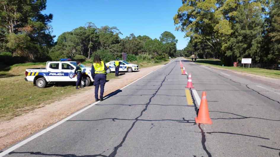 móviles policiale en operativo