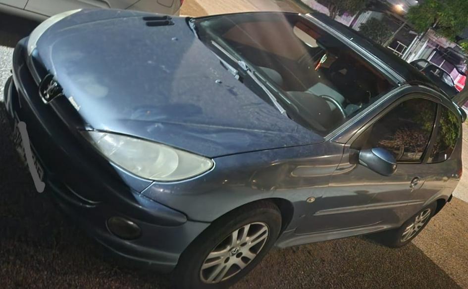 vehículo incautado en operativo policial auto incautado en operativo policial