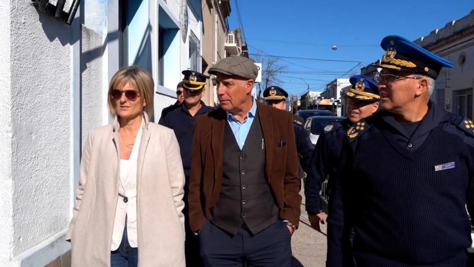 Ministro, Subsecretaria y Director de la Policía recorriendo Seccionales Ministro, Subsecretaria y Director de la Policía recorriendo Seccionales