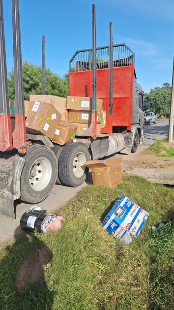 Camión donde se transportaba la droga. Camión donde se transportaba la droga.
