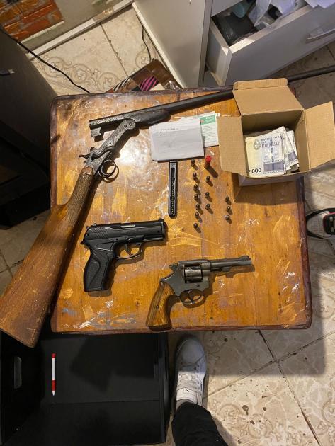 Armas y municiones incautadas. Armas y municiones incautadas.