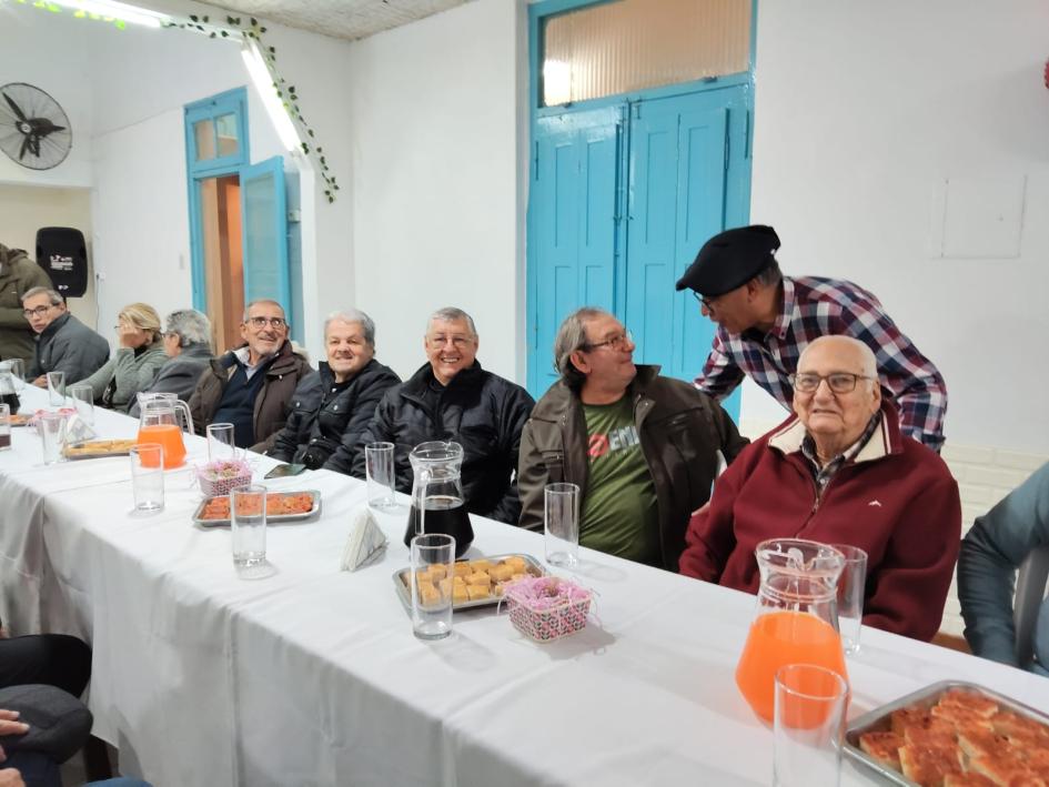 Un lazo que perdura: policías retirados de Salto
