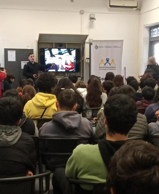 IMAGEN DE LA CHARLA IMAGEN DE LA CHARLA