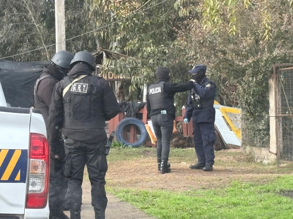Imagen de personal policial reunido Imagen de personal policial reunido