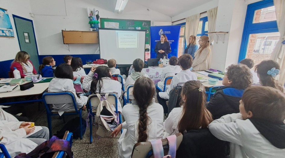 Alumnos Escuela 2 Alumnos Escuela 2