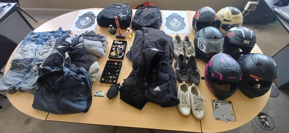 Vestimenta utilizada en la rapiña a joyería barrio Carrasco