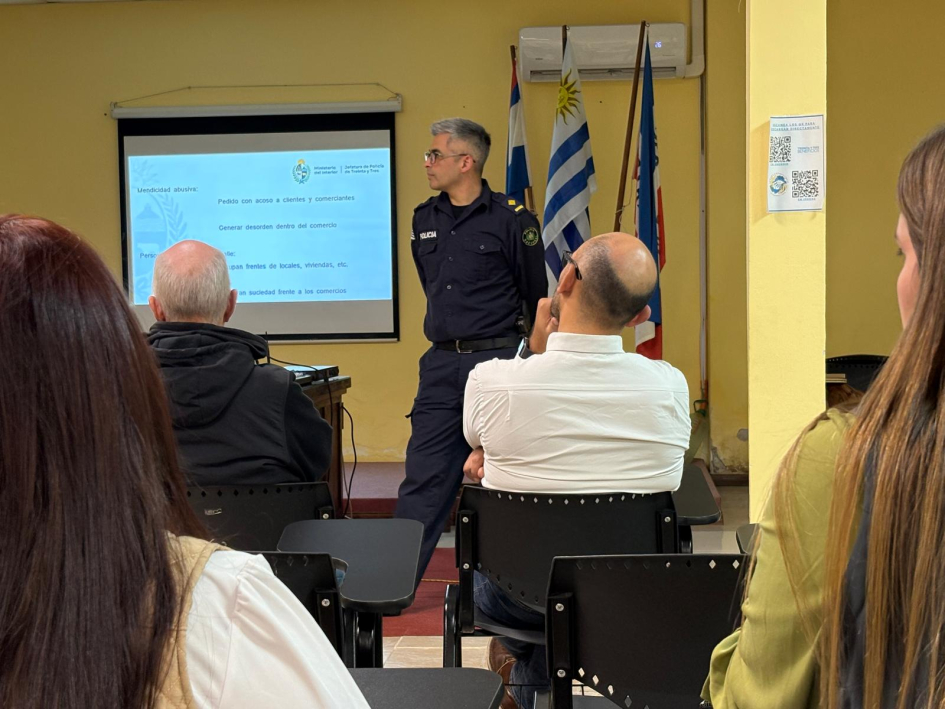 Cámara y la Jefatura de Policía de Treinta y Tres