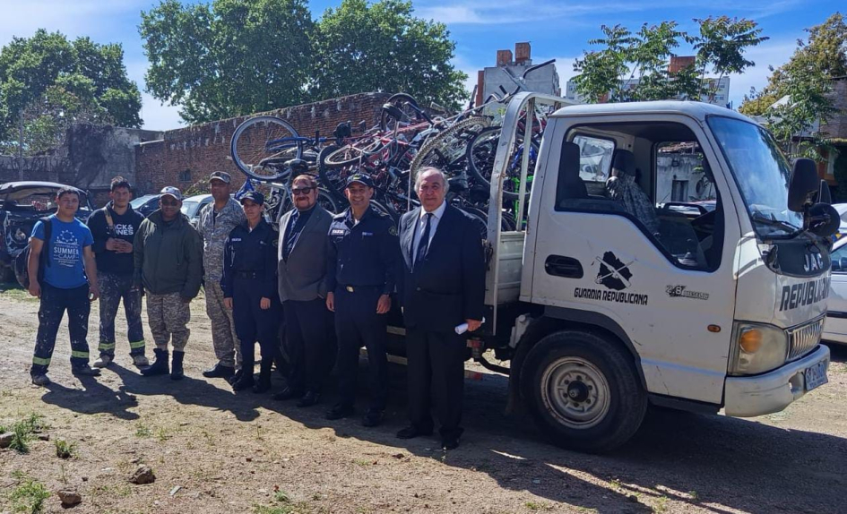 Vicepresidente Daniel Aldecosea y secretario Roberto Flores participaron en entrega de bicicletas autoridades de Zona I participaron en entrega de bicicletas