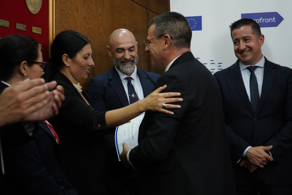 Entrega de certificados de la capacitación internacional Entrega de certificados de la capacitación internacional