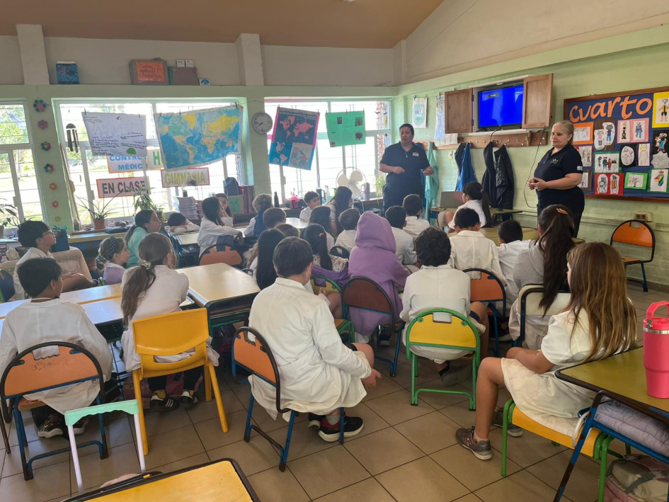 Niños en el taller Niños en el taller