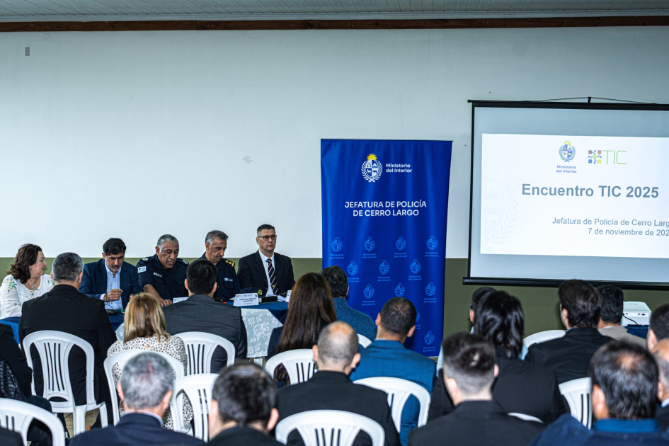 Encuentro Anual de Informática y Telecomunicaciones Encuentro Anual de Informática y Telecomunicaciones