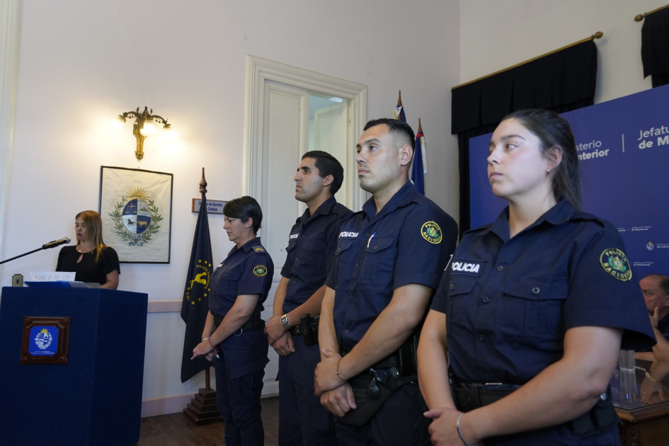 Entrega de reconocimientos Entrega de reconocimientos