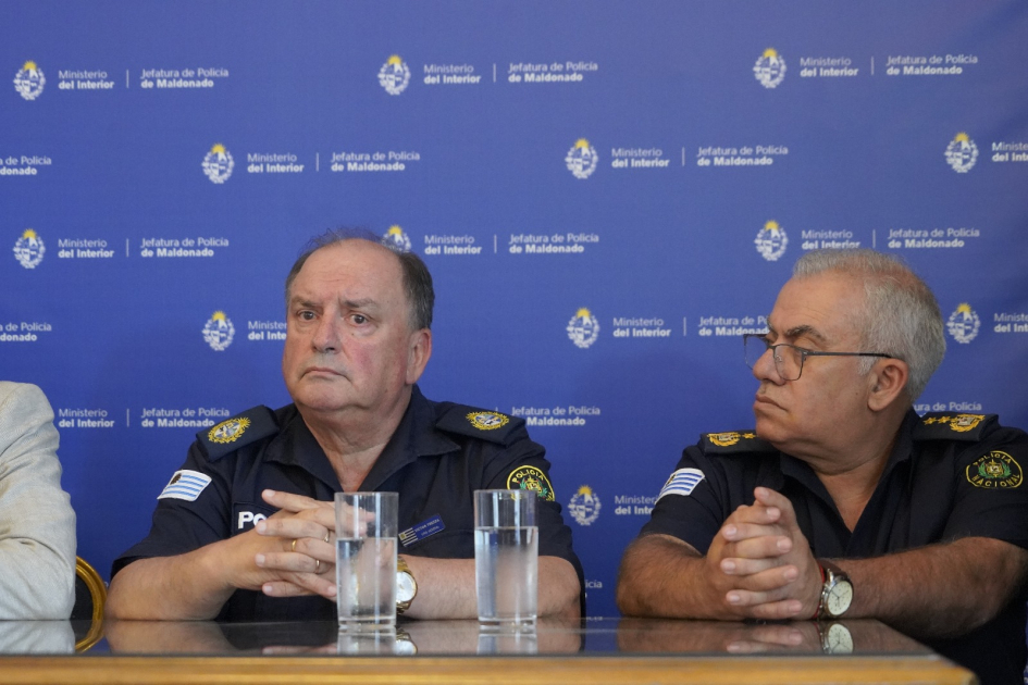 Autoridades en conferencia de prensa Autoridades en conferencia de prensa