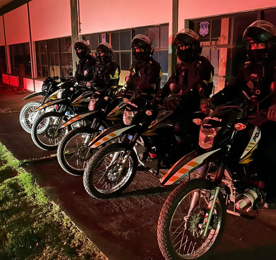 Policías del PADO, prontos a patrullar Policias del PADO, formados antes del operativo