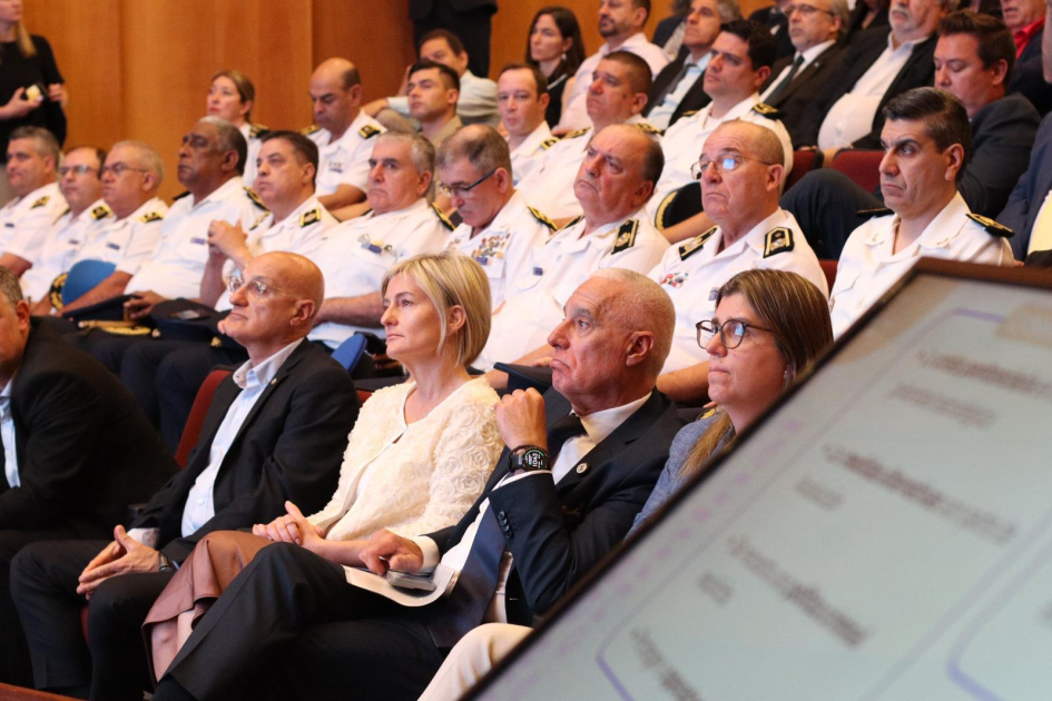 Cierre de Encuentros por Seguridad - Autoridades Cierre de Encuentros por Seguridad - Autoridades