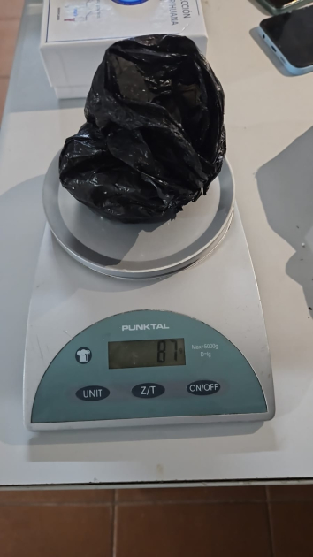 BOlsa negra conteniendo sustancia blanca que resultó ser cocaina Clorhidrato de Cocaína incautada