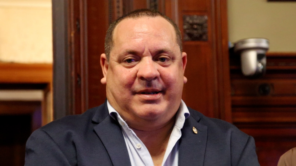 Agustín Iparraguirre, Director del Programa Pelota al Medio a la Esperanza Agustín Iparraguirre, Director del Programa Pelota al Medio a la Esperanza