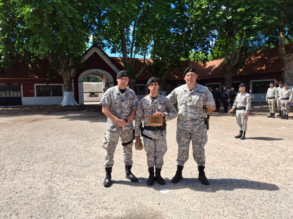 Sub Director de la DNGR, policía premiado y Comandante Crokker