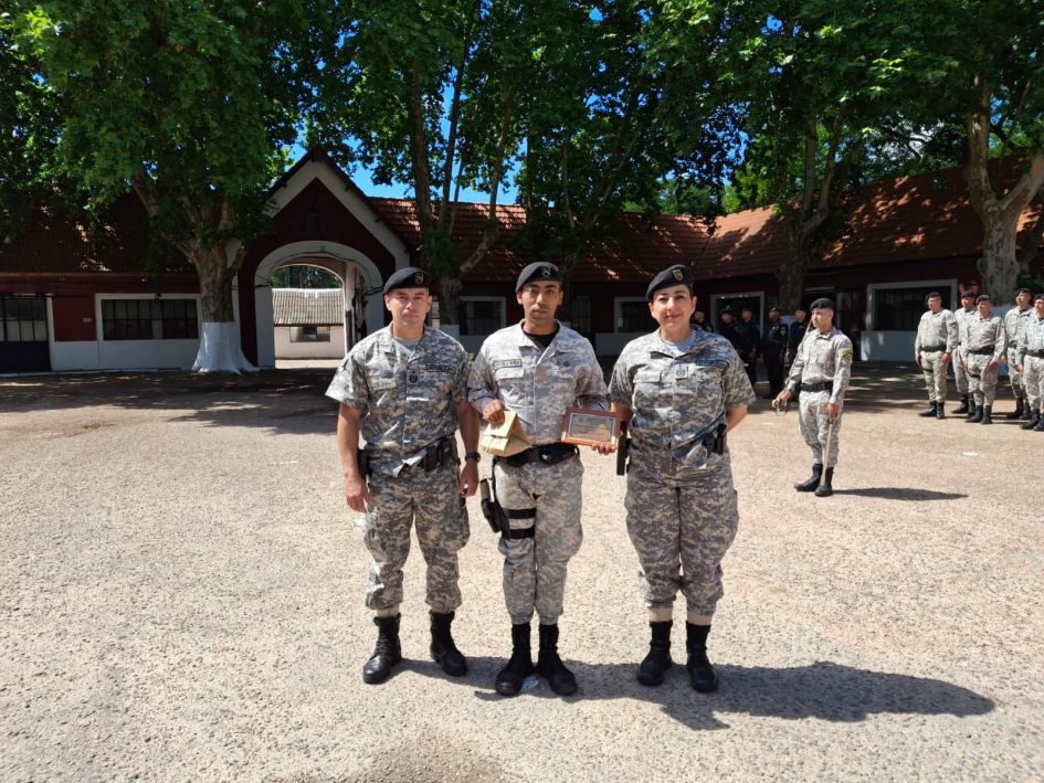 Directora de la DNGR, policía premiado y Comandante Crokker