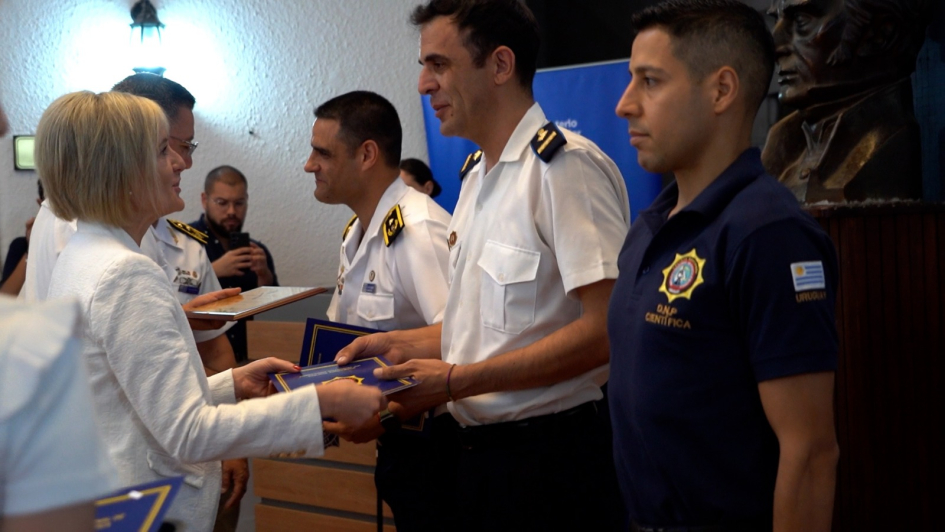 Subsecretaria del Ministerio del Interior en entrega de reconocimientos