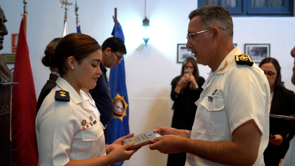 Director de la Policía Nacional en entrega de reconocimientos