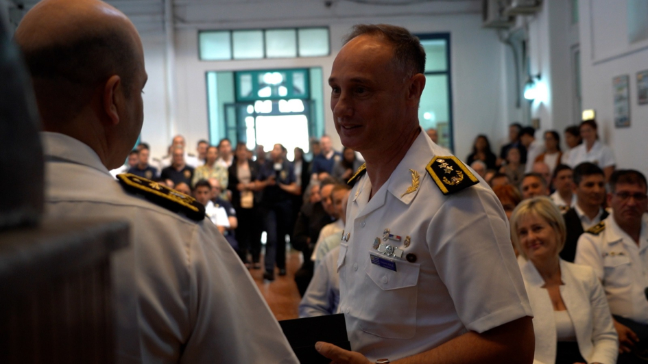 Director Nacional de Policía Científica en entrega de reconocimientos