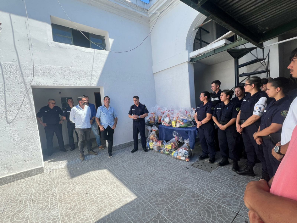 Entrega de Canastas Navideñas