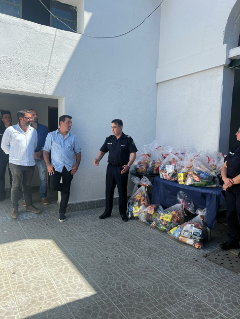 Entrega de Canastas Navideñas