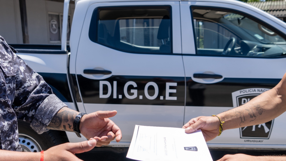 Funcionario de DIGOE fue reconocido por rescatar a un ciudadano en el Río Santa Lucía 