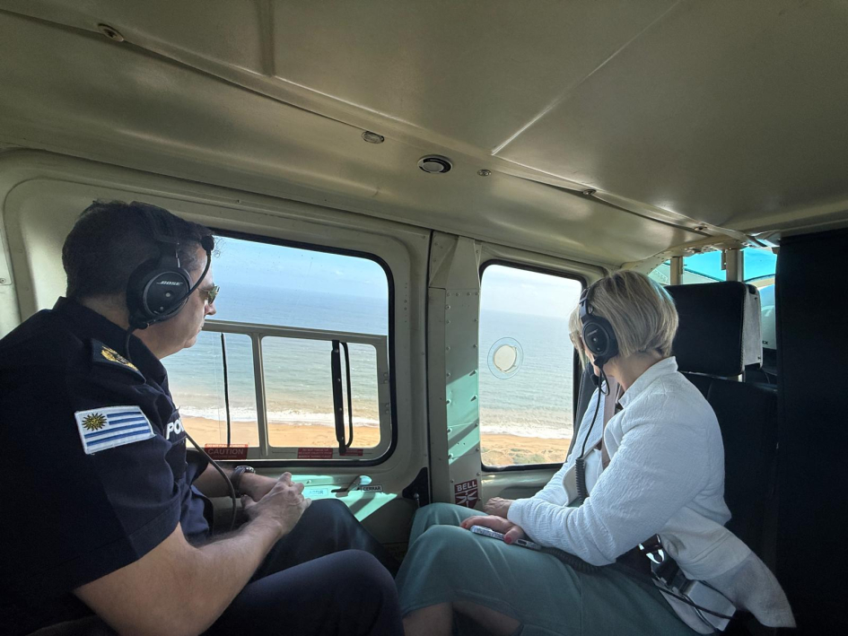 Vuelo patrullaje preventivo Ministra Interina Junto a Subdirector de la Policía Nacional Vuelo patrullaje preventivo Ministra Interina Junto a Subdirector de la Policía Nacional