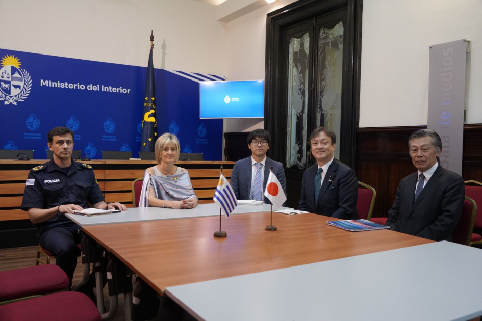Ministra Interina recibe a delegación japonesa por temas de seguridad, conocimientos y tecnologías