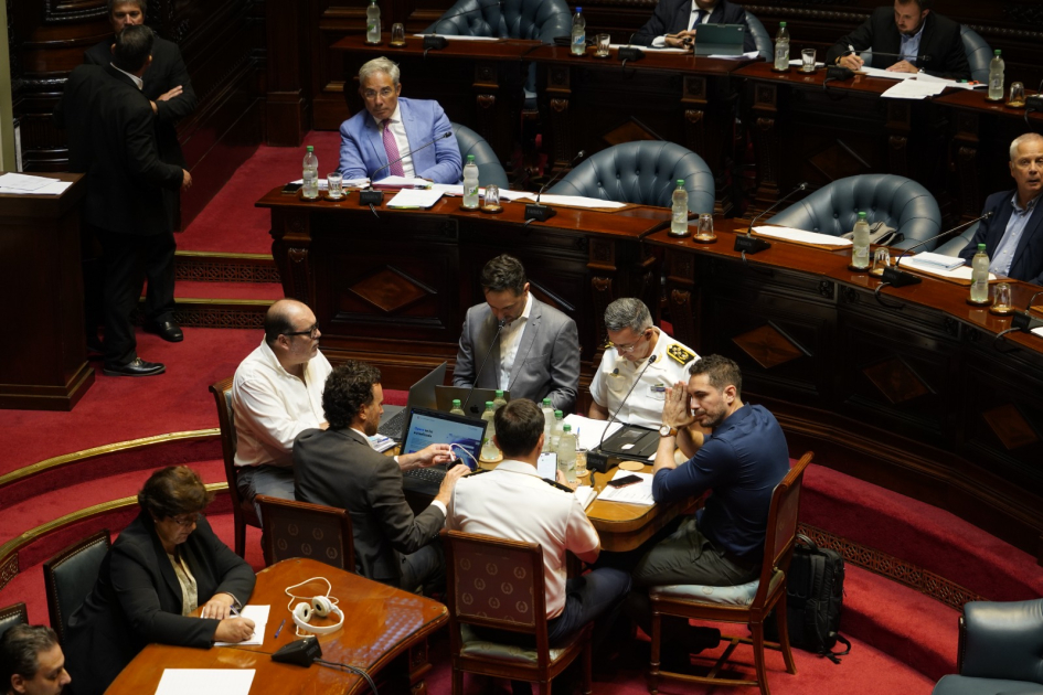 Cupula ministerial en Parlamento 