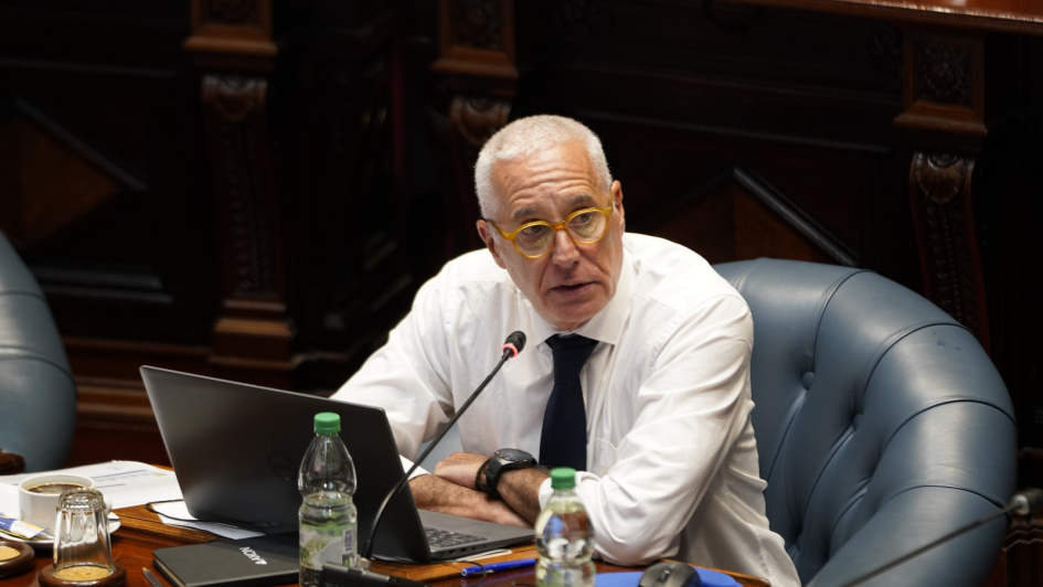 Ministro del Interior en Comisión Permanente del Parlamento