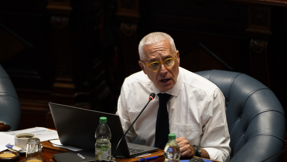 Ministro del Interior en Comisión Permanente del Parlamento 