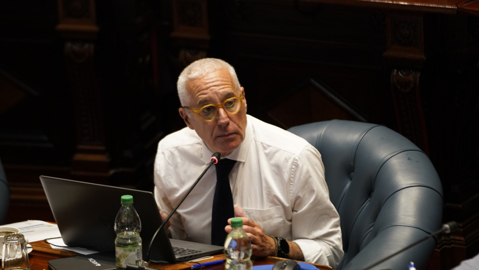 Ministro del Interior en Comisión Permanente del Parlamento