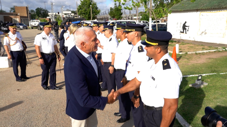 Ministro del Interior en acto de imposición al cargo de DIGOE