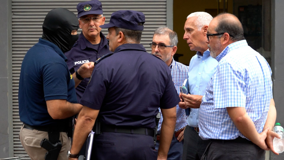 Autoridades del Ministerio del Interior en la escena del hecho