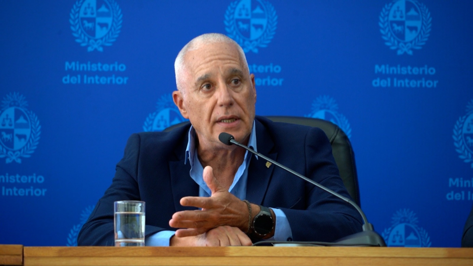 Ministro del Interior en lanzamiento de Pelota al Medio Universitario 2026 Ministro del Interior en lanzamiento de Pelota al Medio Universitario 2026