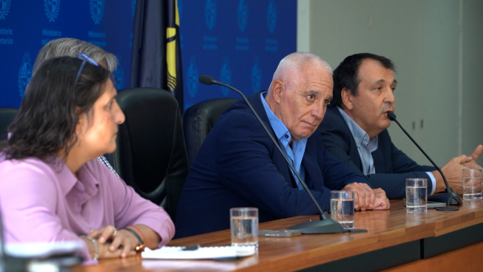 Ministro del Interior junto Pascual Quagliata y Carolina Pallas Ministro del Interior junto Pascual Quagliata y Carolina Pallas