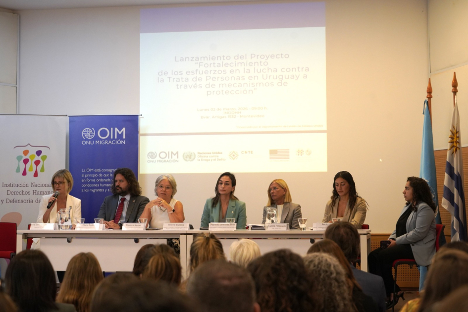 Panel de autoridades en lanzamiento de proyecto