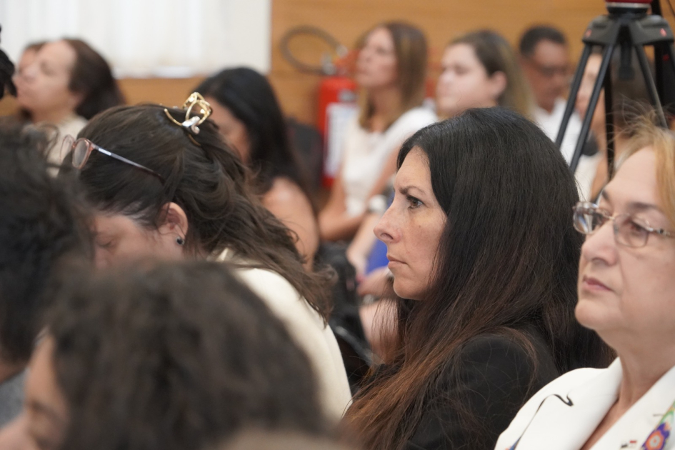 Panel de autoridades en lanzamiento de proyecto