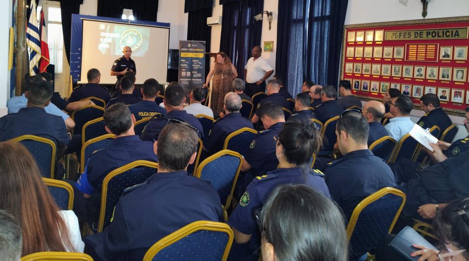 EQUIPO PSICOSOCIAL BRINDANDO CHARLA