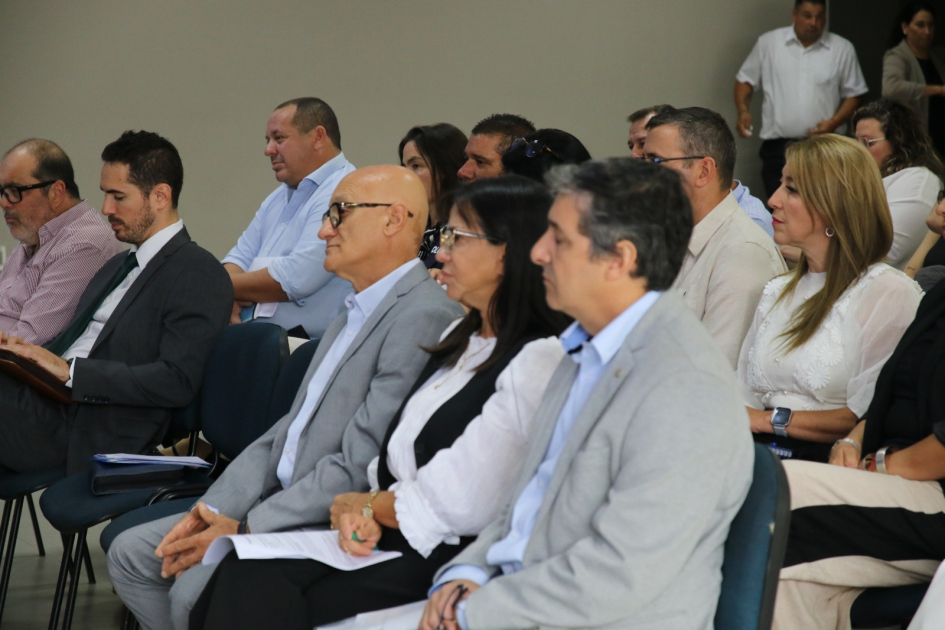 Ministro encabezó reunión de coordinación estratégica con Directores Nacionales y Generales