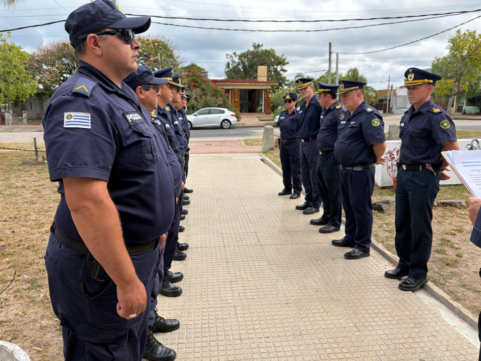Funcionarios policiales formados