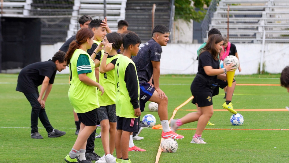 Se realizó el lanzamiento de CAMP Convivencia y Liderazgo del programa Pelota al Medio a la Esperanz