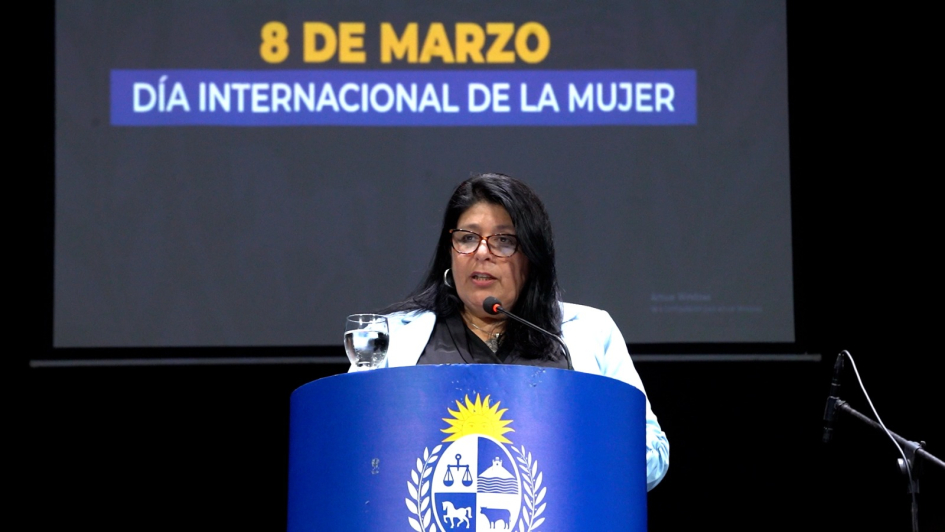  Encargada de la Dirección Nacional de Políticas de Género, Lic. July Zabaleta